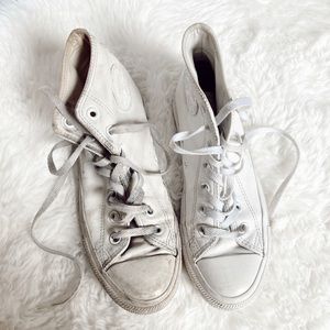 size 8 converse all star high tops in white. pretty worn and used